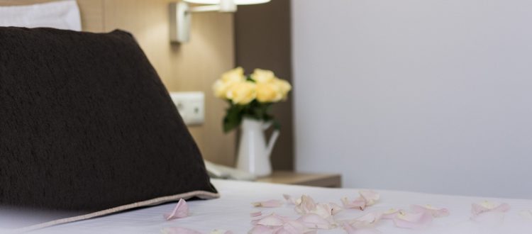 King bed habitación familiar - Hotel Mena Plaza ** | Hotel en Nerja